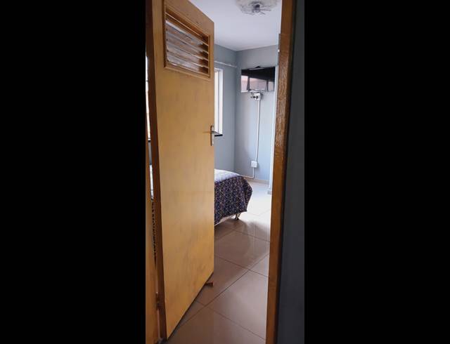 1 BEDROOM ROOM TO LET IN DURBAN CENTRAL